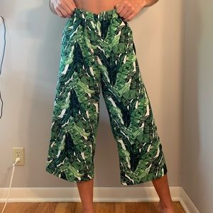 Flowy, cropped pants